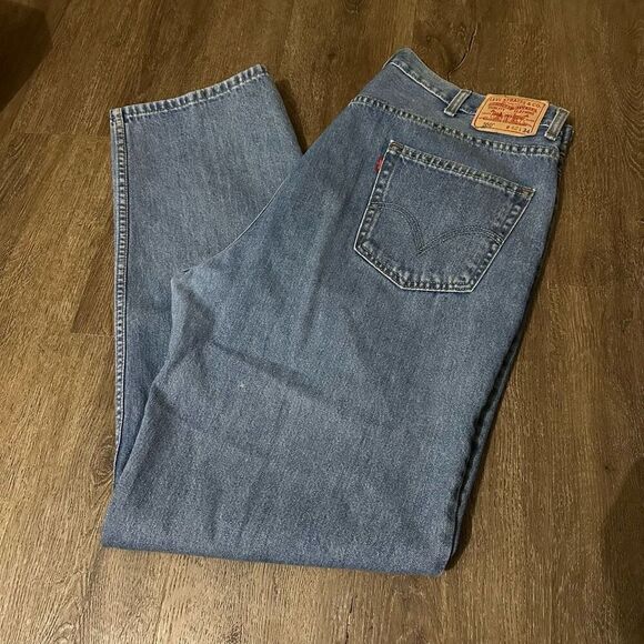 Men's Levis 550 Relaxed Fit Denim Jeans SZ 42x34 Blue Cotton Medium Wash Red Tab - Picture 1 of 7